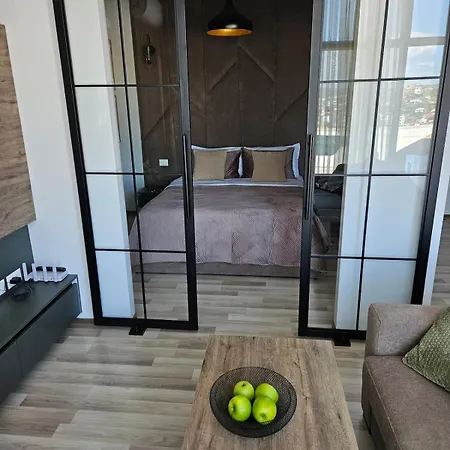 Apartment Luxury Penthouse With Private Jacuzzi & Sea View Durres