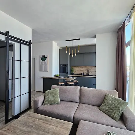Apartment Luxury Penthouse With Private Jacuzzi & Sea View *